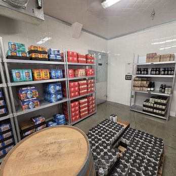 Firestone Walker Brewery Emporium - Walk-in fridge - Women's Clothing Near Me - Paso Robles, California Firestone Walker Brewery Emporium - Walk-in fridge - Women's Clothing Near Me - Paso Robles, California