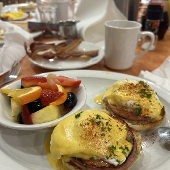 Wild Eggs - Eggs Bennie with fruit and Side of Bacon(2pc) - Breakfast & Brunch Near Me - Louisville, Kentucky