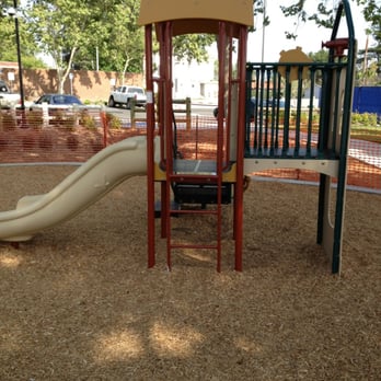 Heritage Plaza Park - Parks Near Me - Covina, California