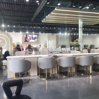 Coco Nail Bar - Nicely decorated and VERY CLEAN - Waxing Near Me - Papillion, Nebraska