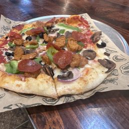 Lineage Supreme Pizza