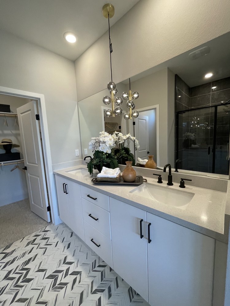 Slide of Apex Lighting & Electric