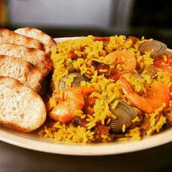 Morgan Grill - Nuestra deliciosa paella al carbón. $160 la orden de 750 gramos