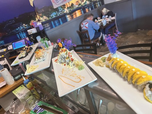 MAKI SUSHI AND THAI RESTAURANT by null
