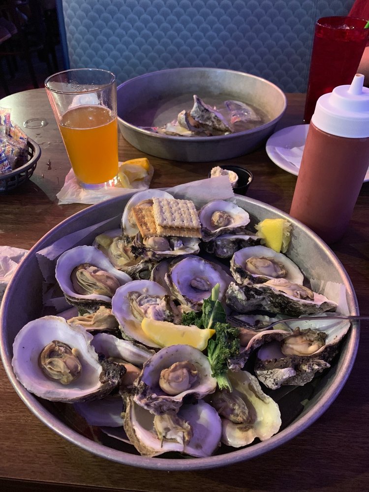 VICTORIO’S OYSTER BAR & GRILLE 284 Photos & 276 Reviews 300 Dog
