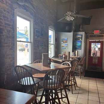 StingRay's Seafood - Inside seating - Seafood Near Me - Tybee Island, Georgia