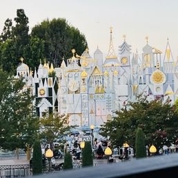Small world at the back of fantasyland