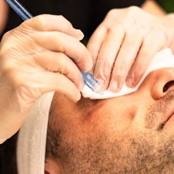 The Wellness Lounge - Jet Peel facial