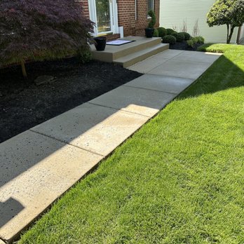 Melvin R Power Washing - Walkway after - Pressure Washers Near Me