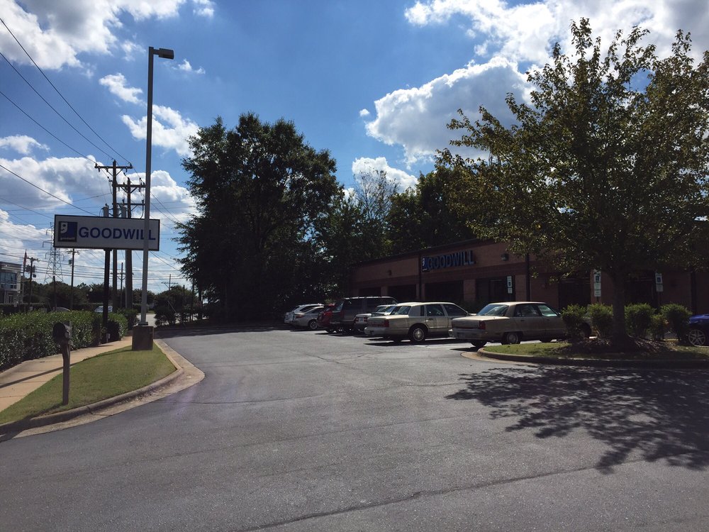 GOODWILL STORE AND DONATION CENTER Updated September 2024 11 Reviews 208 Jonestown Rd