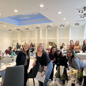 VIP Nails & Spa - Nail Salons Near Me - Chicago, Illinois
