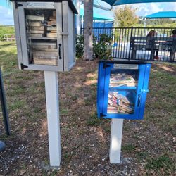 Tarpon Spring Splash Park - Little free libraries