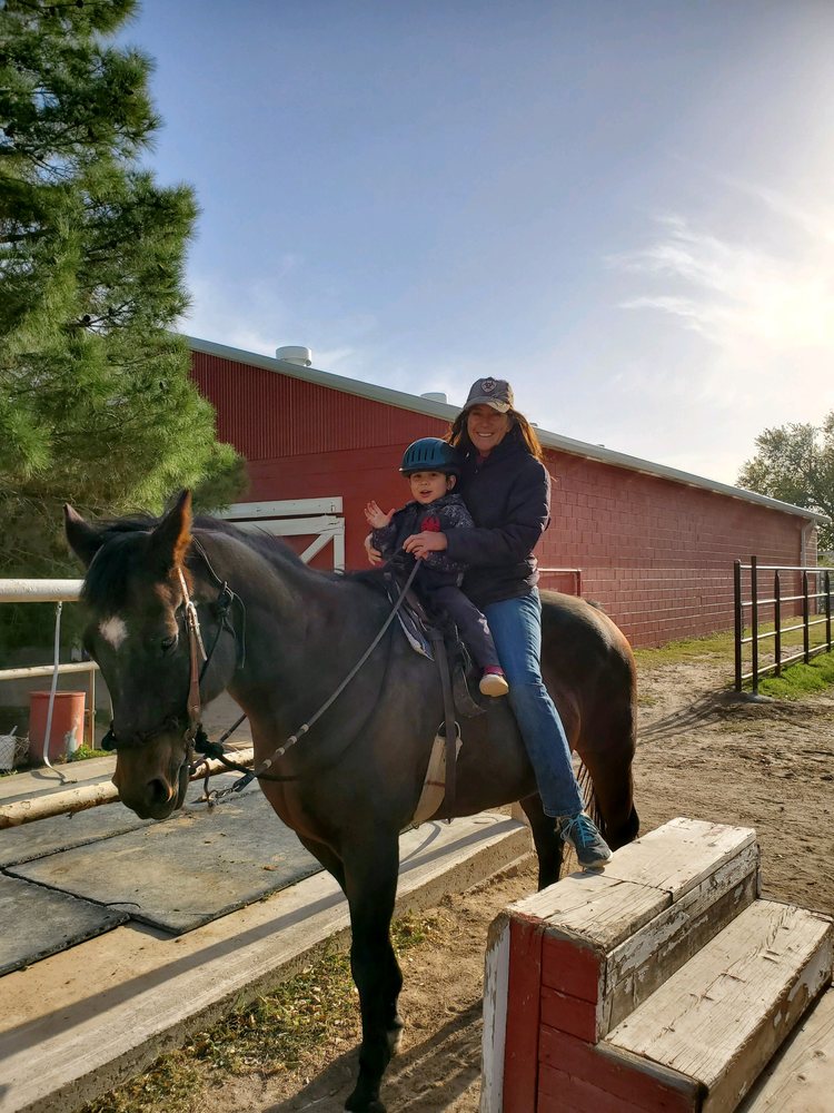 Miller Horse Farm & Riding Academy Logo