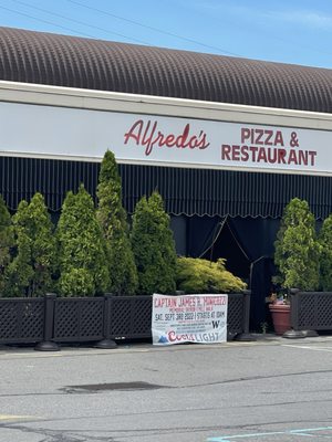 Alfredo’s Pizza by null