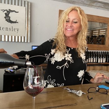 Tensley Wines Tasting Room - Expert wine pour - Wineries Near Me - Los Olivos, California Tensley Wines Tasting Room - Expert wine pour - Wineries Near Me - Los Olivos, California