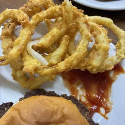 Cheeseburger and onion rings were delicious Cheeseburger and onion rings were delicious