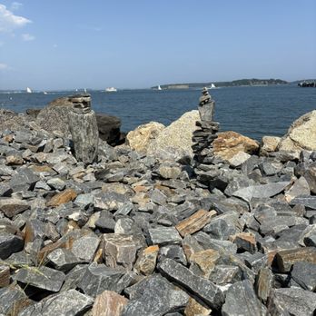 Bug Light Park - Rocks and water - Parks Near Me Bug Light Park - Rocks and water - Parks Near Me