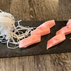 Mikasa Asian Fusion - Hamachi sashimi