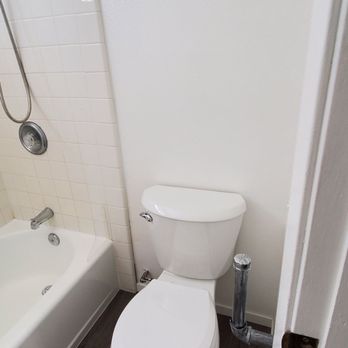 AJ’s Elite Flooring - 2nd bathroom - Flooring Near Me AJ’s Elite Flooring - 2nd bathroom - Flooring Near Me