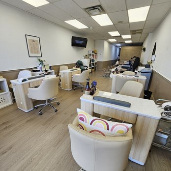 Veroli Nail Spa - Nail Salons Near Me - Syosset, New York Veroli Nail Spa - Nail Salons Near Me - Syosset, New York