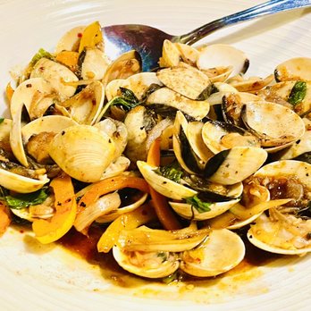 The Connection Thai sushi - a plate of clams - Thai Near Me - Henderson, Nevada The Connection Thai sushi - a plate of clams - Thai Near Me - Henderson, Nevada