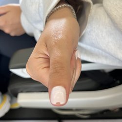 Luxotic Nail Bar - Gel Nail the day after getting it done.