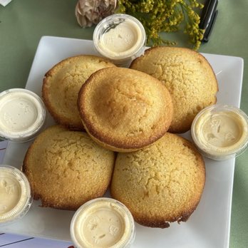 Georgia's Restaurant - Cornbread muffins - Soul Food Near Me - Irvine, California