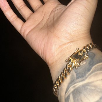 Rey's Gold and Cash - Jewelry Near Me - Miami, Florida Rey's Gold and Cash - Jewelry Near Me - Miami, Florida