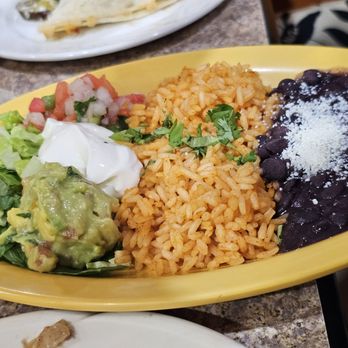Picante Taco - Fajita accompaniments. Lettuce salsa sour cream guac rice and black beans - Tacos Near Me - Baltimore, Maryland Picante Taco - Fajita accompaniments. Lettuce salsa sour cream guac rice and black beans - Tacos Near Me - Baltimore, Maryland