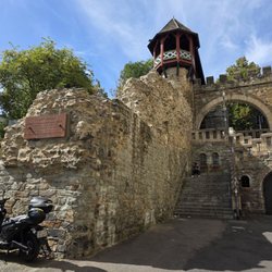 Heidenmauer mit Römertor