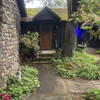 The Riverside Restaurant & Bar - Cute and inviting - American Near Me - Shady Cove, Oregon