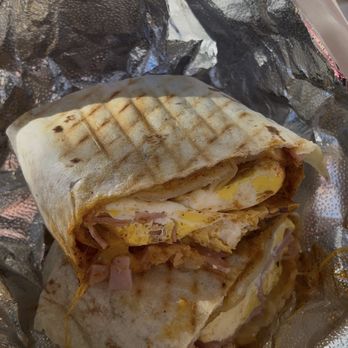 Perfect Pour Cafe - Burrito hash with ham - Cafes Near Me - Pacifica, California