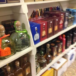 Tio's Liquor Store