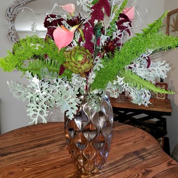 Flowers By Sam - Stunning Modern Flower Arrangement - Floral Designers Near Me Flowers By Sam - Stunning Modern Flower Arrangement - Floral Designers Near Me