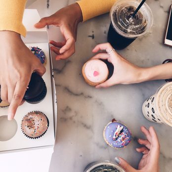 Georgetown Cupcake - Cupcakes Near Me - Washington, DC, District of Columbia