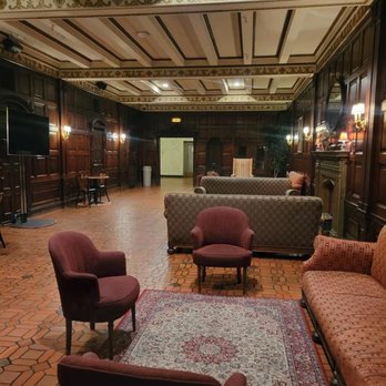 Orpheum Theatre - Downstairs lounge - Music Venues Near Me - Los Angeles, California