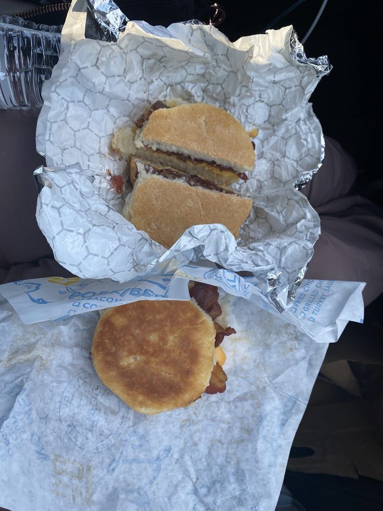 Food from Vickys Famous Biscuit & Chicken