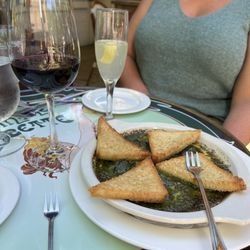 La Bécasse - Escargot with Le Becasse wine and French 75