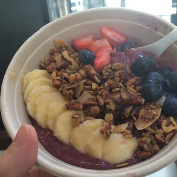 Fruitive - Healthy Food & Smoothies - Yummy healthy tasting Antioxidant Berry bowl since it's not too sweet. The way I like it. - Juice Bars & Smoothies Near Me - Washington, DC, District of Columbia