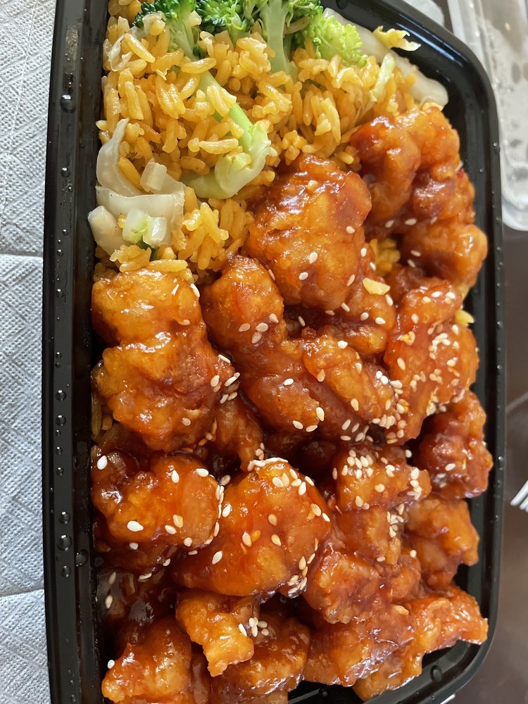 YEN CHUN KITCHEN Updated October 2024 17 Photos & 11 Reviews 922 Straight Path, West