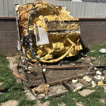 LA Junk Masters - in the process of removing the Jacuzzi! - Junk Removal & Hauling Near Me LA Junk Masters - in the process of removing the Jacuzzi! - Junk Removal & Hauling Near Me