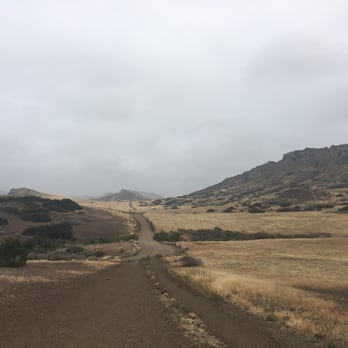 Wildwood Regional Park - Main trail at Avenida De los Arboles Entrance - Hiking Near Me - Thousand Oaks, California Wildwood Regional Park - Main trail at Avenida De los Arboles Entrance - Hiking Near Me - Thousand Oaks, California