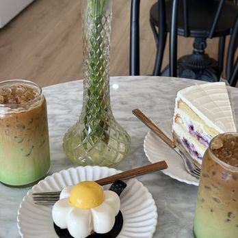 La Plume Bakery & Cafe - Pistachio Latte and Pineapple Coconut Daisy Mousse - Cafes Near Me - Houston, Texas La Plume Bakery & Cafe - Pistachio Latte and Pineapple Coconut Daisy Mousse - Cafes Near Me - Houston, Texas