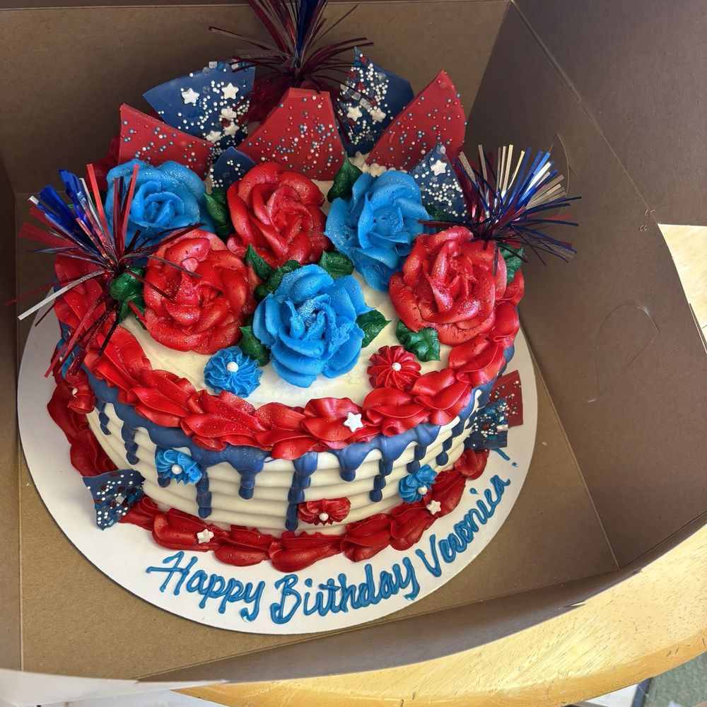 Small Cakes - 10" birthday cake - Cupcakes Near Me - Lake Havasu City, Arizona
