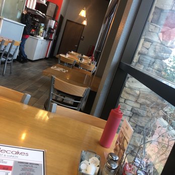 Griddlecakes - Small but cozy - American Near Me - Las Vegas, Nevada