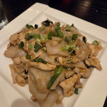 BURMA O' CLOCK - Pad see ew - Burmese Near Me - Wheaton, Illinois