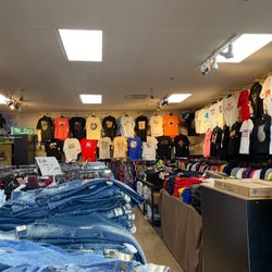 Hip Hop Jeans - Inside store
