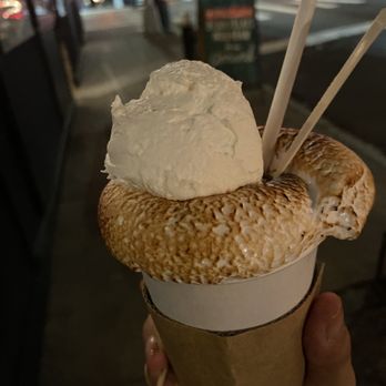 Glace - S'mores hot chocolate - Ice Cream & Frozen Yogurt Near Me - New York, New York Glace - S'mores hot chocolate - Ice Cream & Frozen Yogurt Near Me - New York, New York