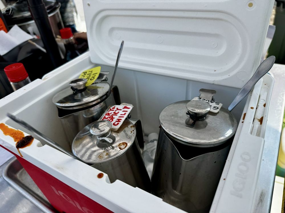 Lily's Food Cart Logo