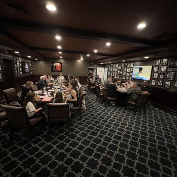 Pine  & Oak Tavern - Oak Room. - New American Near Me - Orlando, Florida